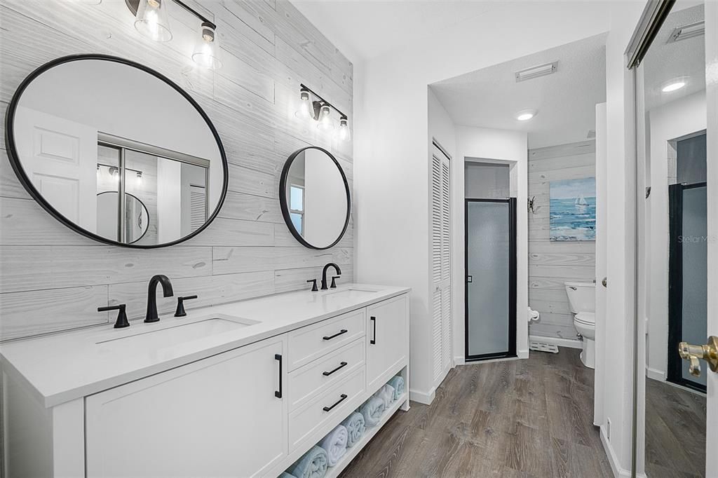 Active With Contract: $274,000 (2 beds, 2 baths, 1300 Square Feet)