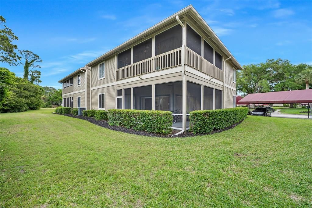 Active With Contract: $274,000 (2 beds, 2 baths, 1300 Square Feet)