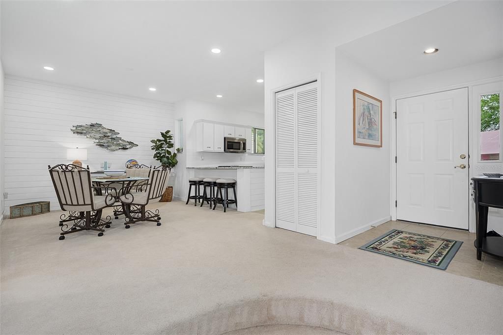 Active With Contract: $274,000 (2 beds, 2 baths, 1300 Square Feet)