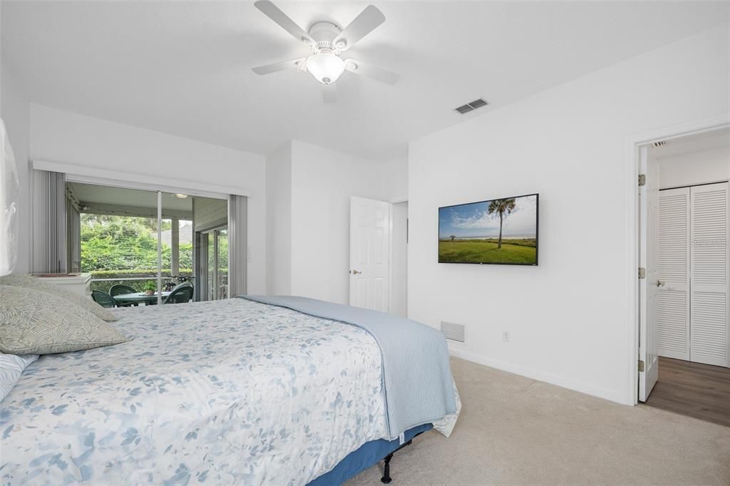 Active With Contract: $274,000 (2 beds, 2 baths, 1300 Square Feet)