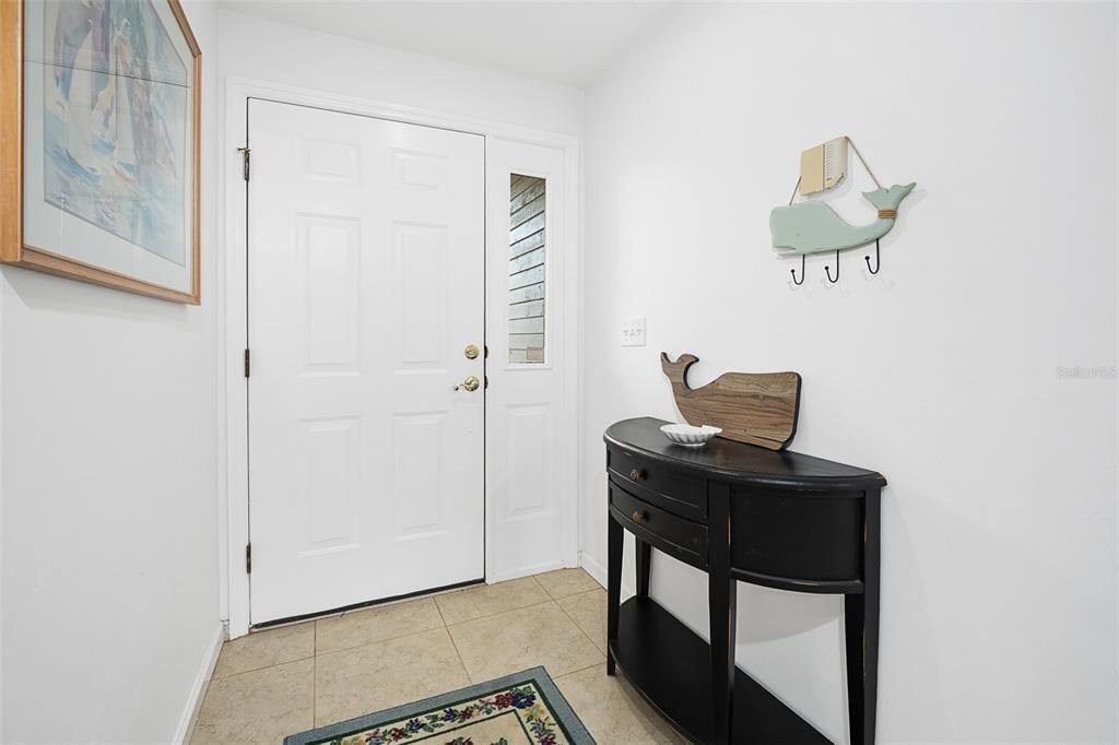 Active With Contract: $274,000 (2 beds, 2 baths, 1300 Square Feet)
