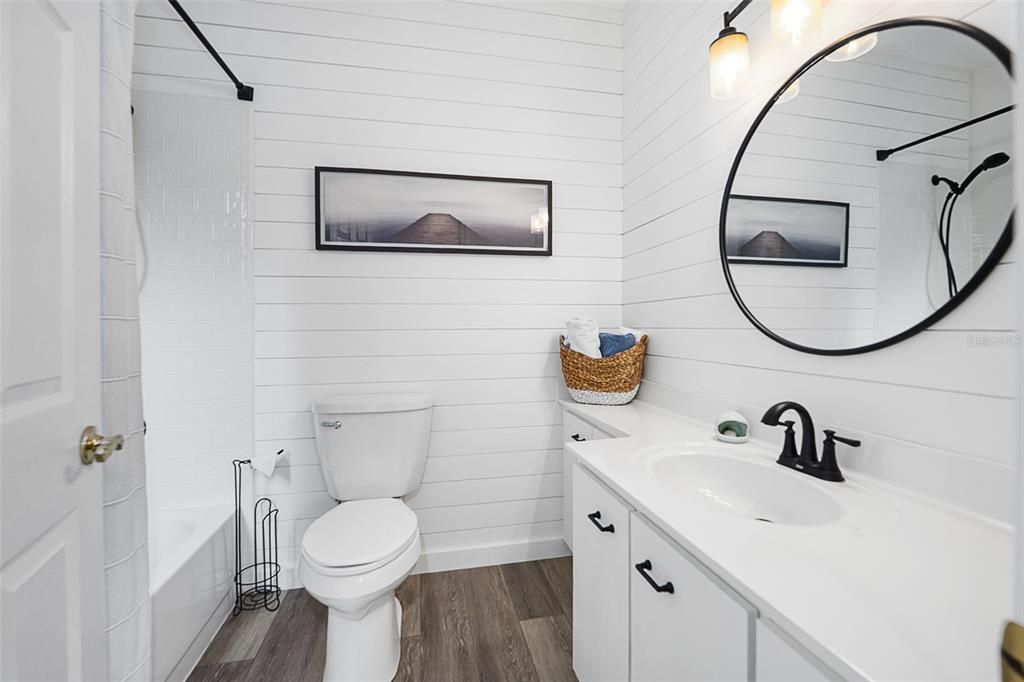 Active With Contract: $274,000 (2 beds, 2 baths, 1300 Square Feet)