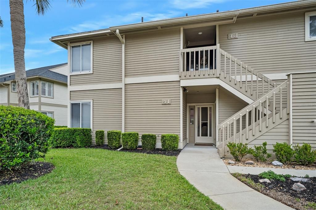 Active With Contract: $274,000 (2 beds, 2 baths, 1300 Square Feet)