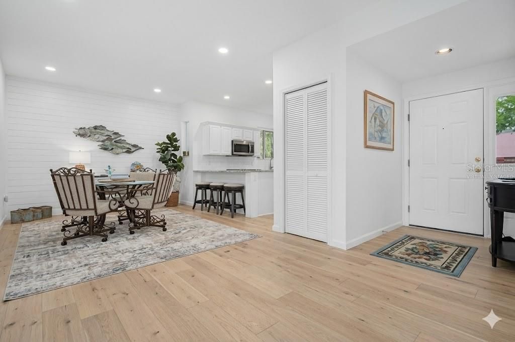 Active With Contract: $274,000 (2 beds, 2 baths, 1300 Square Feet)