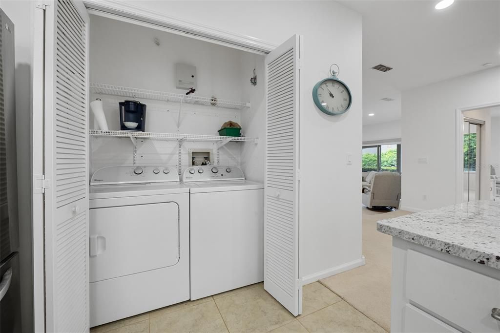 Active With Contract: $274,000 (2 beds, 2 baths, 1300 Square Feet)