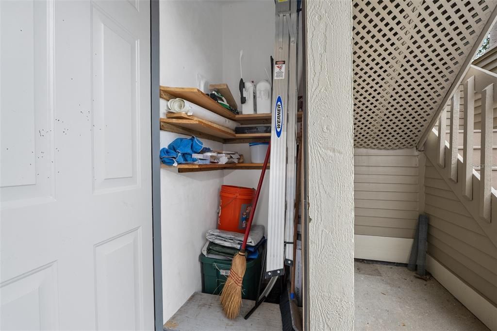 Active With Contract: $274,000 (2 beds, 2 baths, 1300 Square Feet)