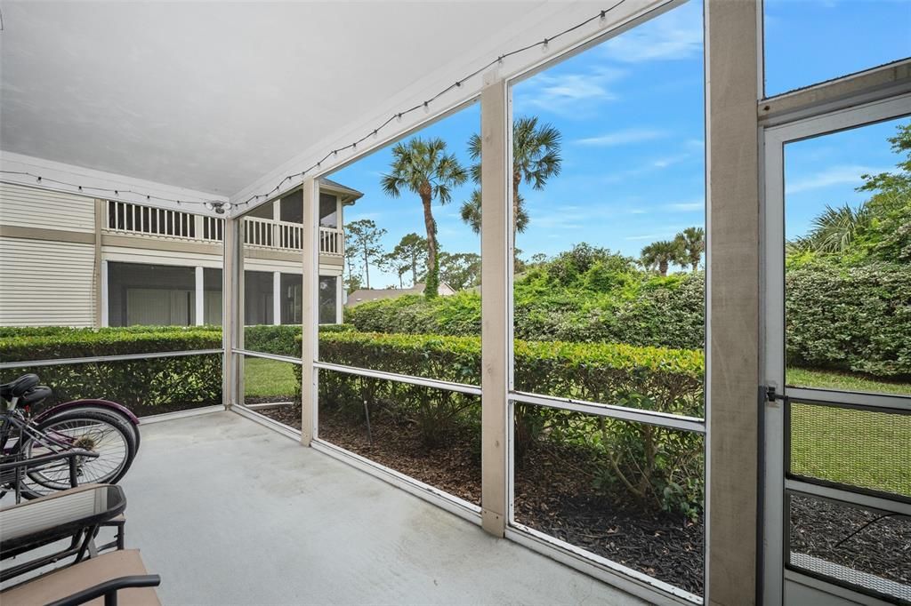 Active With Contract: $274,000 (2 beds, 2 baths, 1300 Square Feet)