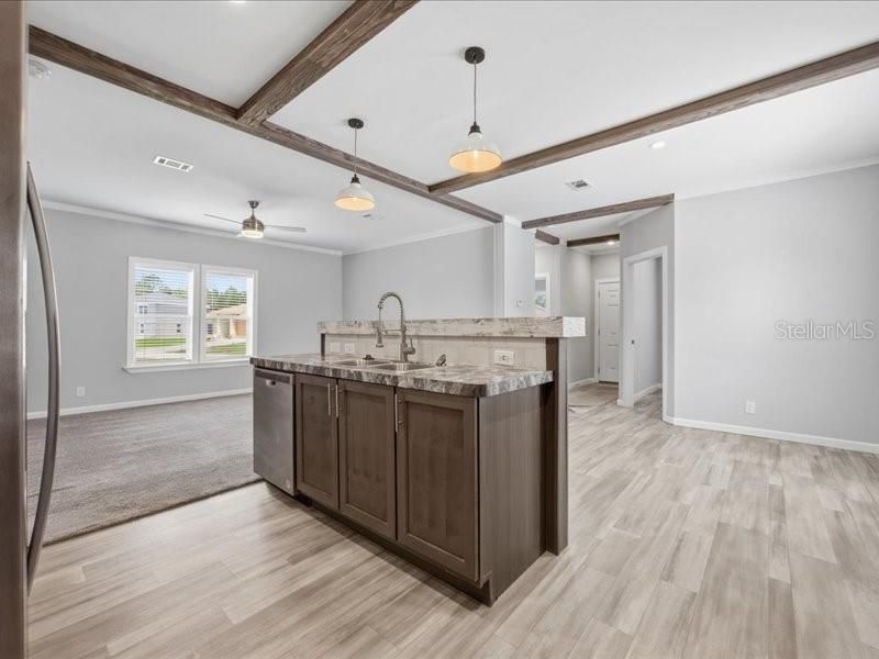 For Sale: $279,900 (3 beds, 2 baths, 1280 Square Feet)