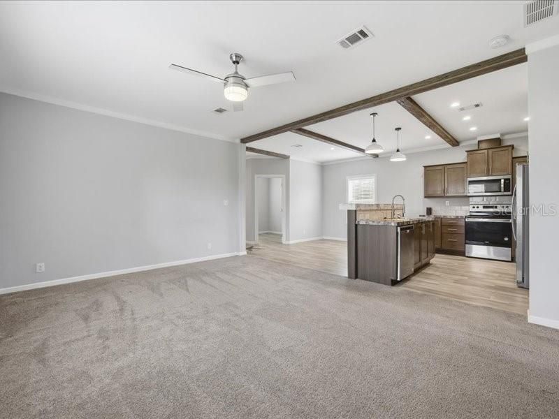 For Sale: $279,900 (3 beds, 2 baths, 1280 Square Feet)