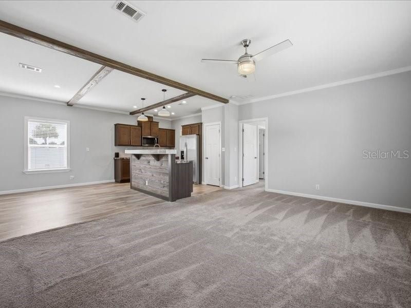 For Sale: $279,900 (3 beds, 2 baths, 1280 Square Feet)