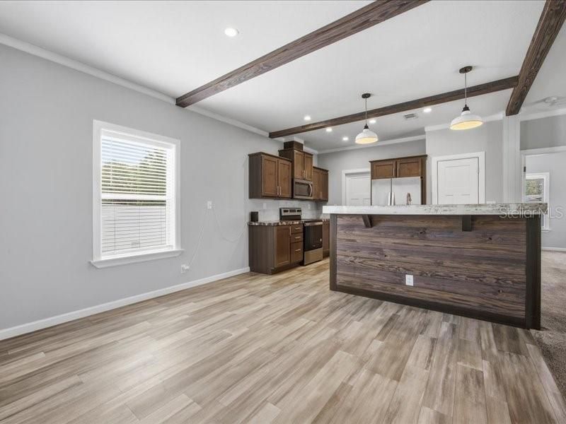 For Sale: $279,900 (3 beds, 2 baths, 1280 Square Feet)