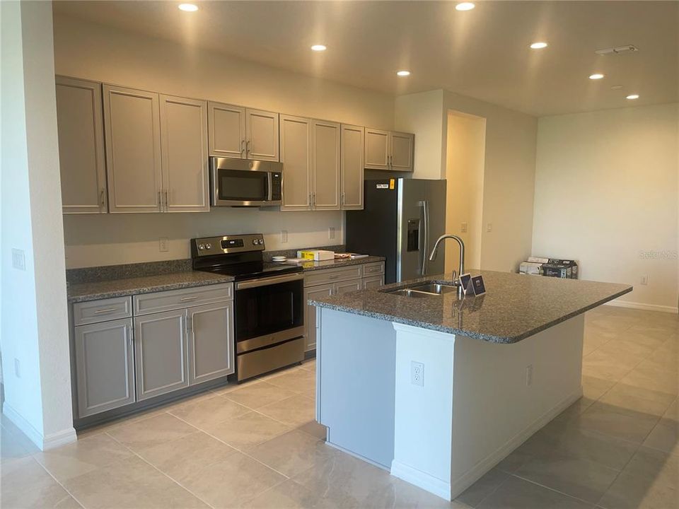 For Sale: $289,500 (3 beds, 2 baths, 1822 Square Feet)