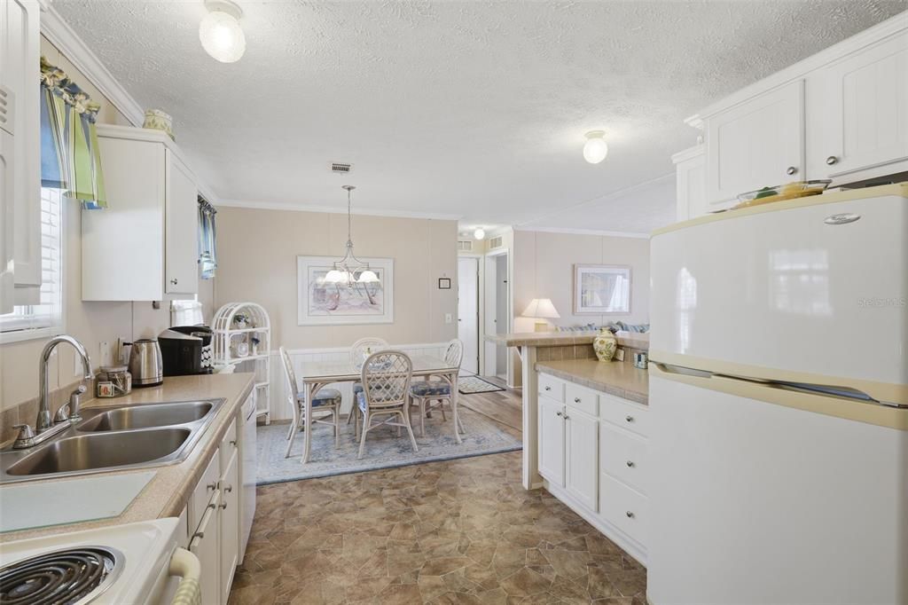 For Sale: $214,900 (3 beds, 2 baths, 1170 Square Feet)