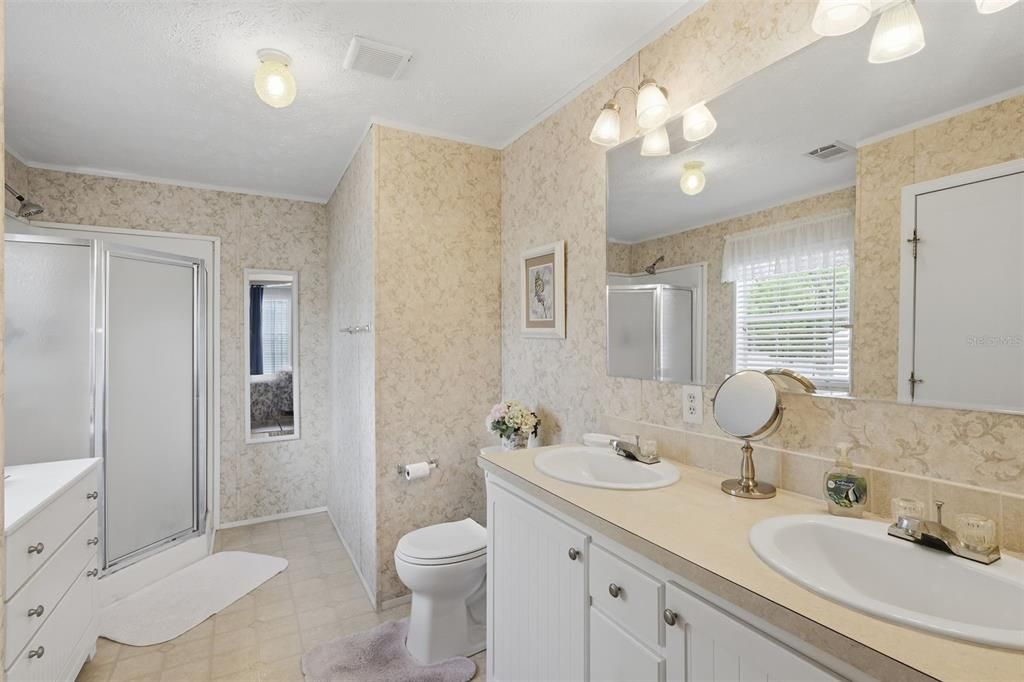 For Sale: $214,900 (3 beds, 2 baths, 1170 Square Feet)
