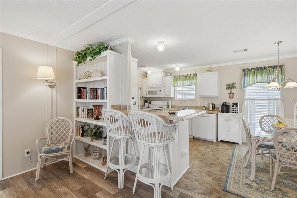 For Sale: $214,900 (3 beds, 2 baths, 1170 Square Feet)