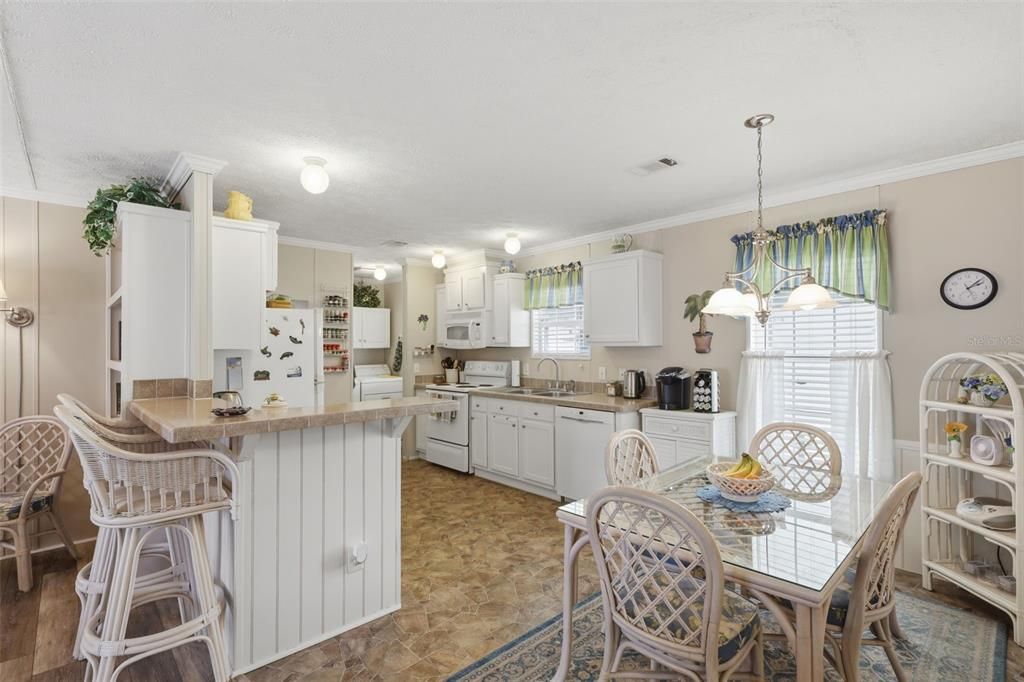 For Sale: $214,900 (3 beds, 2 baths, 1170 Square Feet)