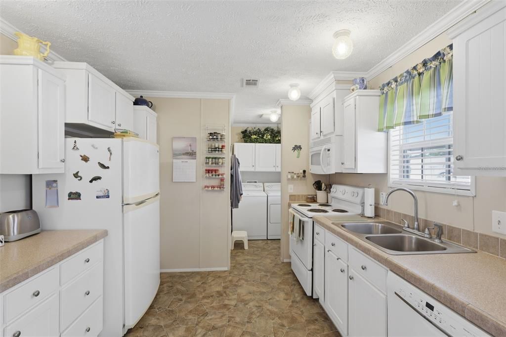 For Sale: $214,900 (3 beds, 2 baths, 1170 Square Feet)