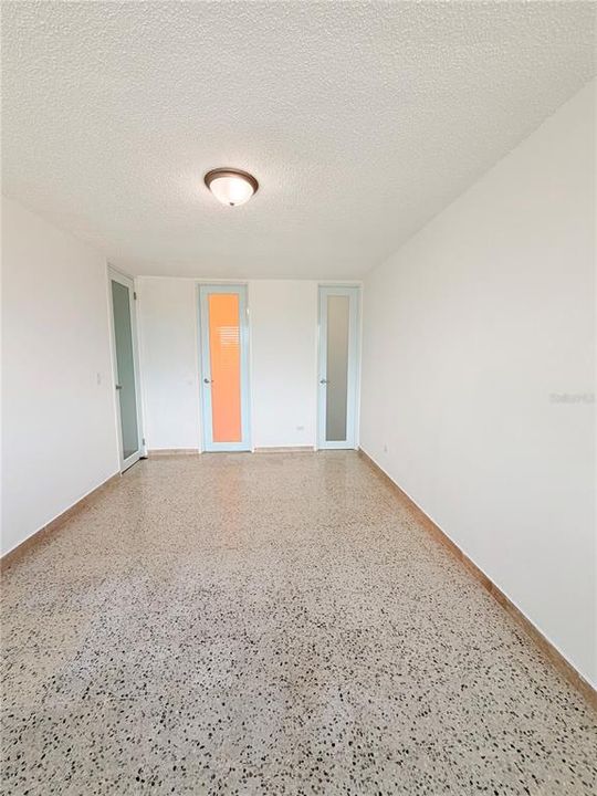 Activo con contrato: $250,000 (3 camas, 2 baños, 1137 Pies cuadrados)