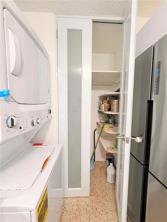 Activo con contrato: $250,000 (3 camas, 2 baños, 1137 Pies cuadrados)