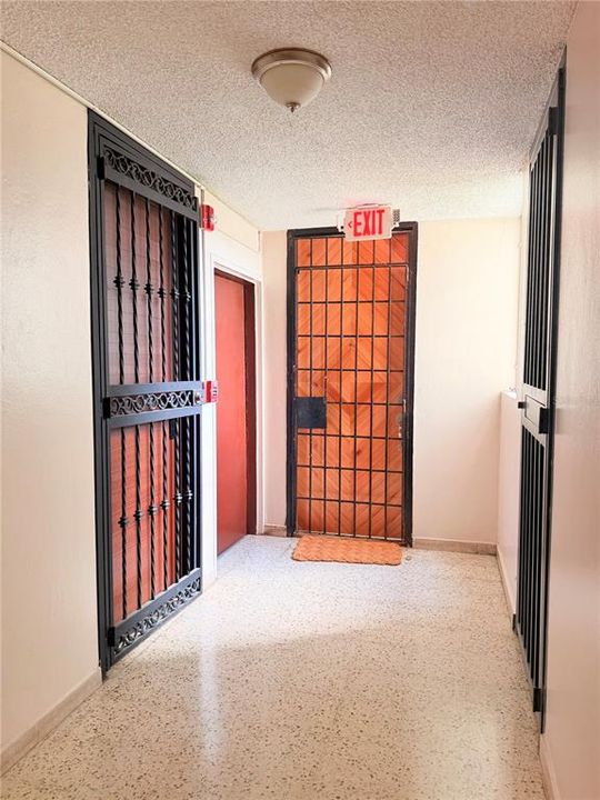 Activo con contrato: $250,000 (3 camas, 2 baños, 1137 Pies cuadrados)
