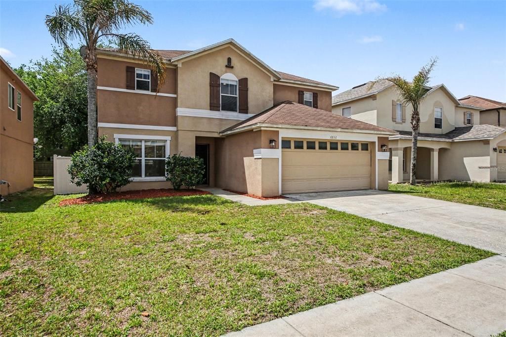 Activo con contrato: $374,900 (4 camas, 2 baños, 2432 Pies cuadrados)
