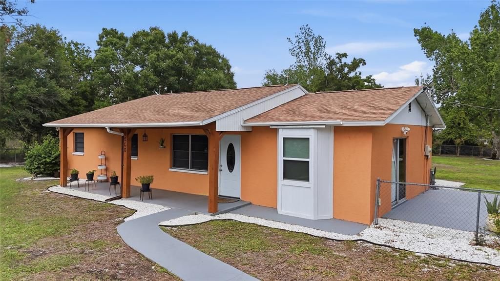 Activo con contrato: $270,000 (3 camas, 1 baños, 1121 Pies cuadrados)