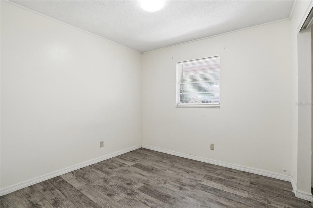 Activo con contrato: $270,000 (3 camas, 1 baños, 1121 Pies cuadrados)