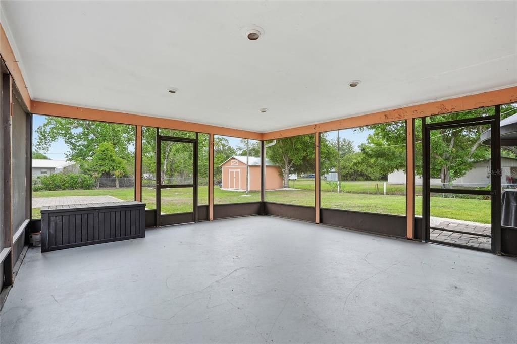 Activo con contrato: $270,000 (3 camas, 1 baños, 1121 Pies cuadrados)