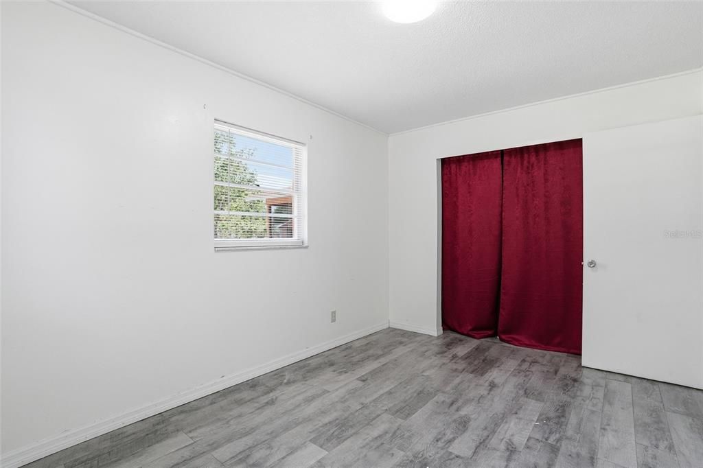 Activo con contrato: $270,000 (3 camas, 1 baños, 1121 Pies cuadrados)