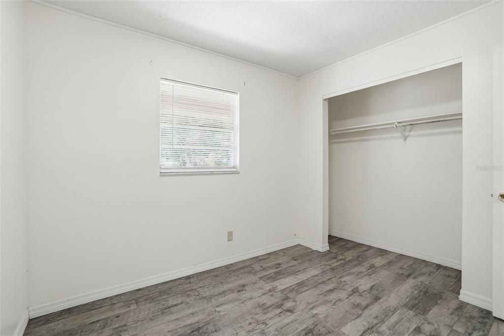 Activo con contrato: $270,000 (3 camas, 1 baños, 1121 Pies cuadrados)