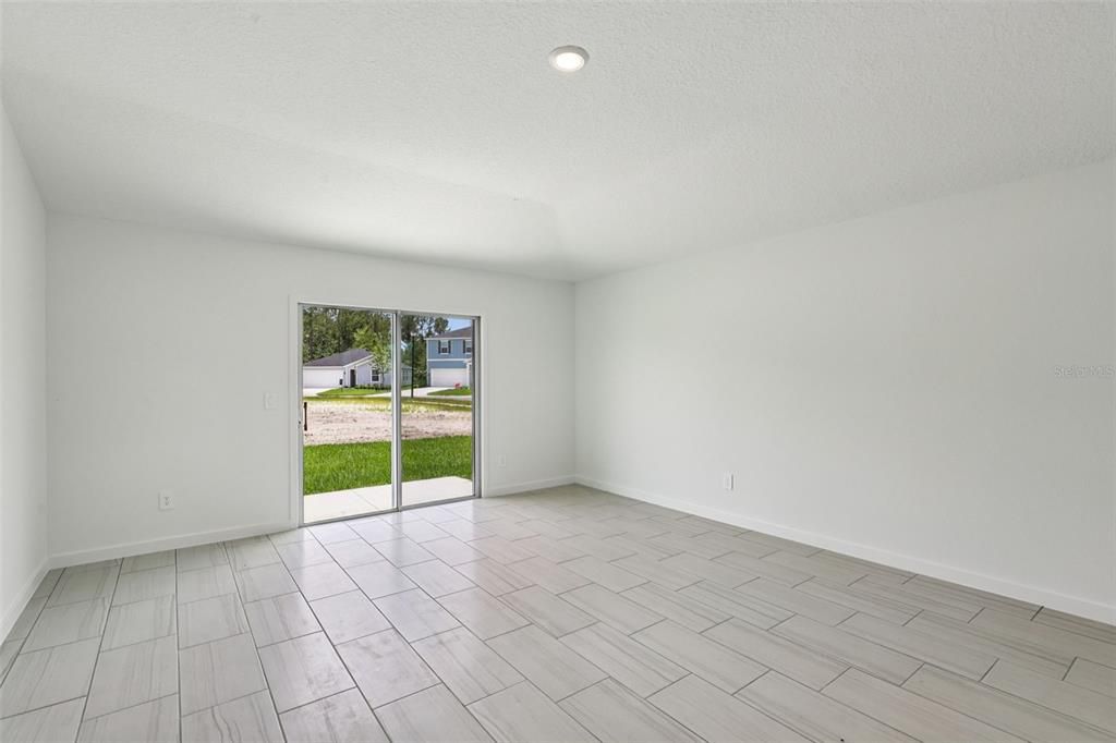 Active With Contract: $308,990 (4 beds, 2 baths, 1607 Square Feet)