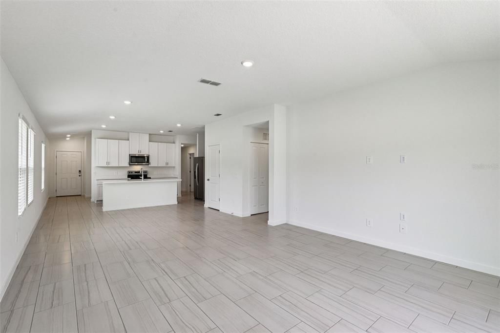 Active With Contract: $308,990 (4 beds, 2 baths, 1607 Square Feet)