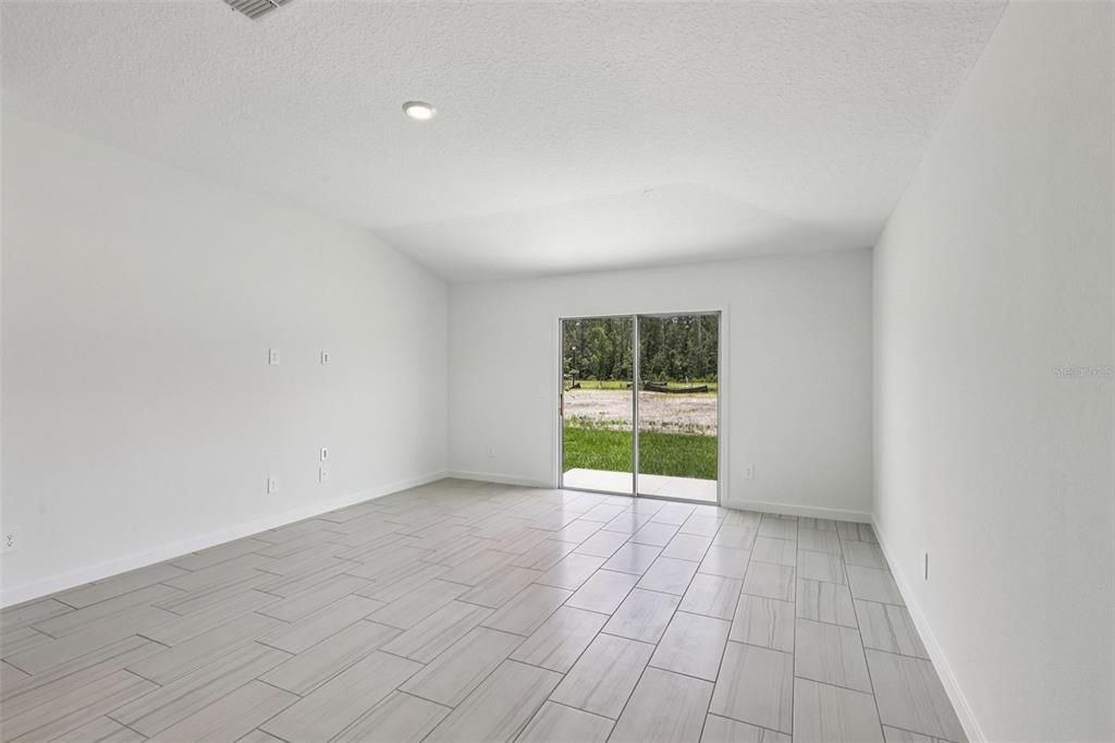 Active With Contract: $308,990 (4 beds, 2 baths, 1607 Square Feet)