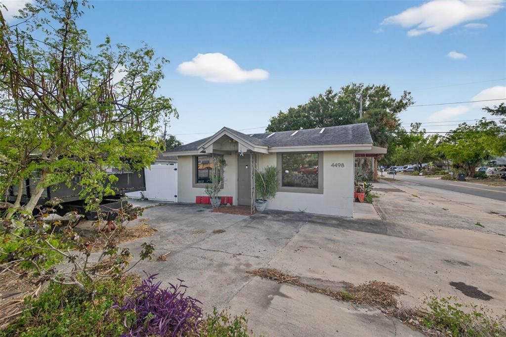 На продажу: $275,000 (0 спален, 0 ванн, 720 Квадратных фут)