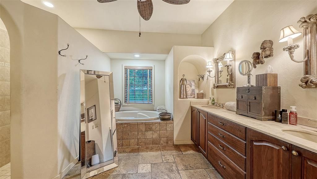 For Sale: $2,350,000 (3 beds, 3 baths, 3234 Square Feet)