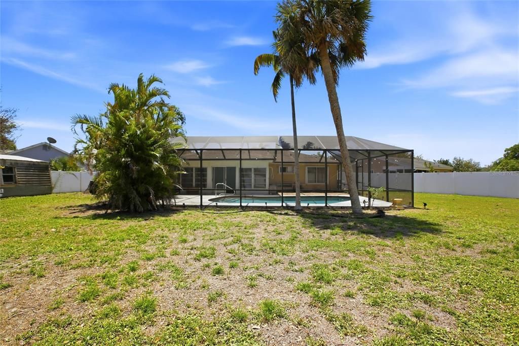 Activo con contrato: $349,900 (4 camas, 2 baños, 1439 Pies cuadrados)