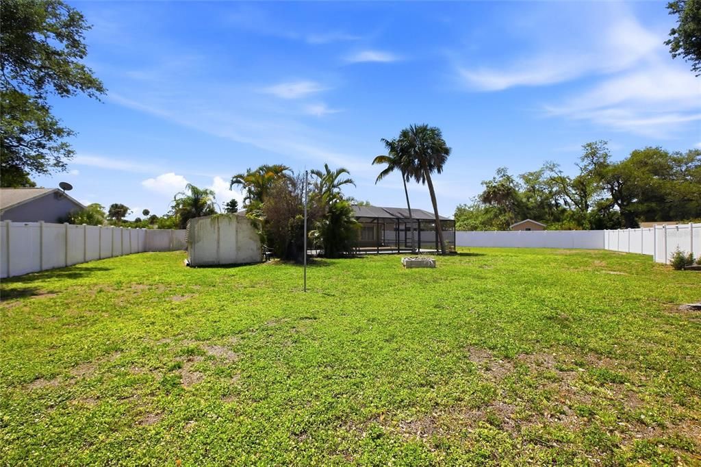 Activo con contrato: $349,900 (4 camas, 2 baños, 1439 Pies cuadrados)