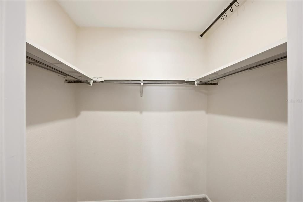 Activo con contrato: $349,900 (4 camas, 2 baños, 1439 Pies cuadrados)
