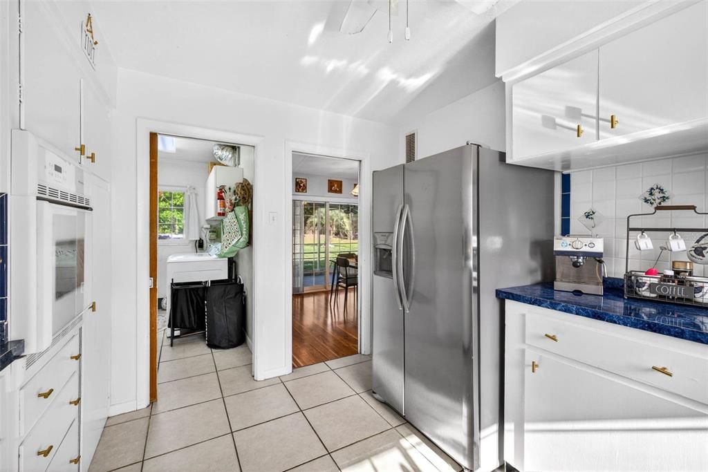 For Sale: $274,900 (2 beds, 2 baths, 1490 Square Feet)