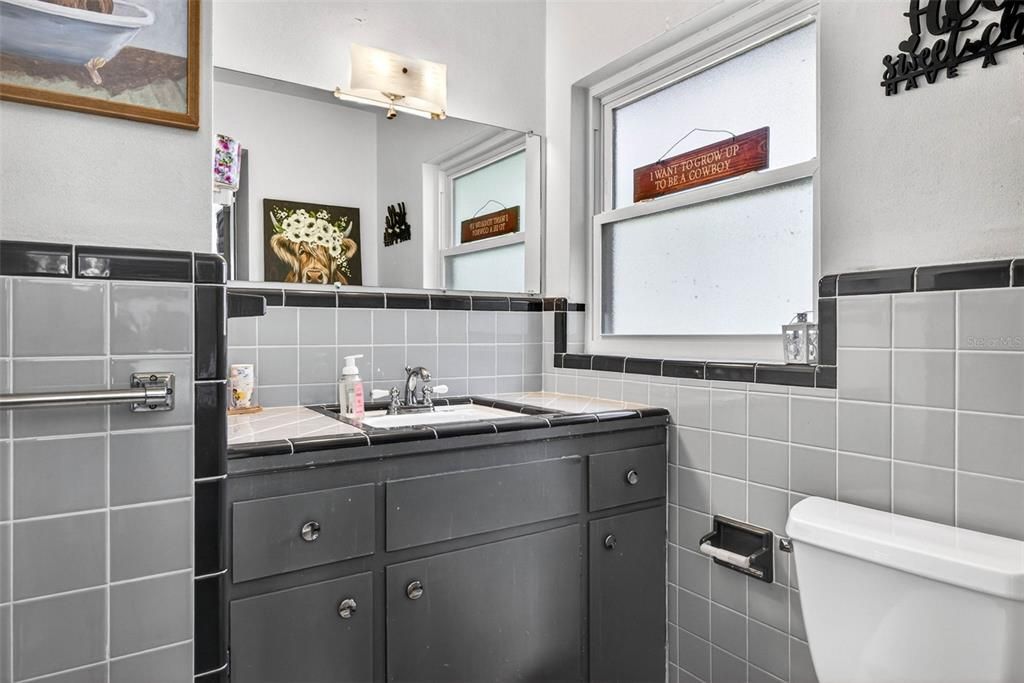 For Sale: $274,900 (2 beds, 2 baths, 1490 Square Feet)