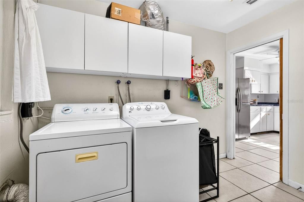 For Sale: $274,900 (2 beds, 2 baths, 1490 Square Feet)