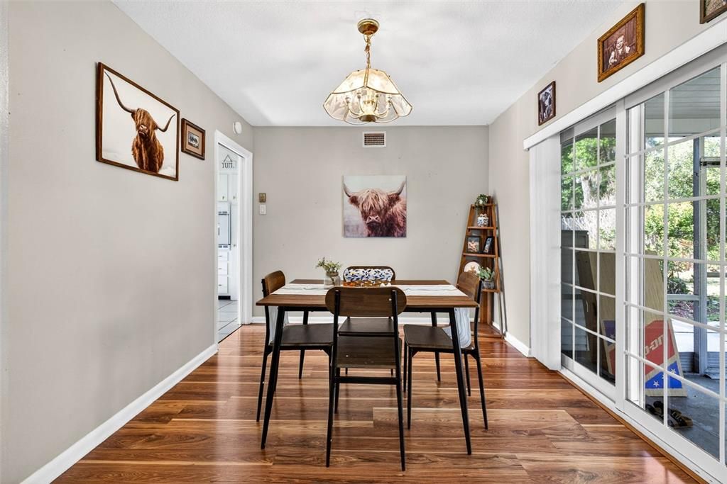 For Sale: $274,900 (2 beds, 2 baths, 1490 Square Feet)