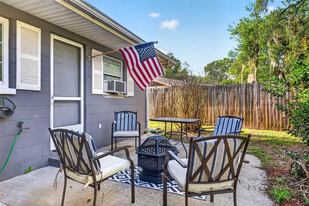 For Sale: $274,900 (2 beds, 2 baths, 1490 Square Feet)