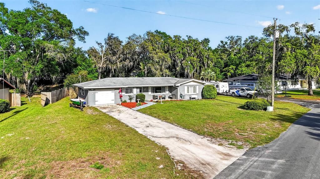 For Sale: $274,900 (2 beds, 2 baths, 1490 Square Feet)