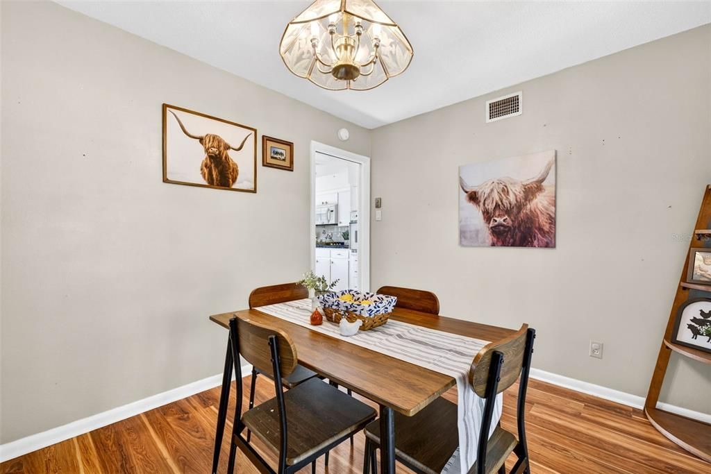 For Sale: $274,900 (2 beds, 2 baths, 1490 Square Feet)