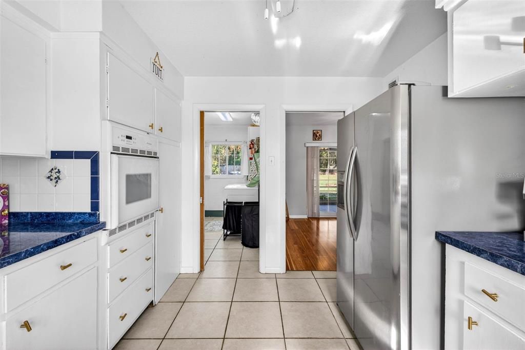 For Sale: $274,900 (2 beds, 2 baths, 1490 Square Feet)