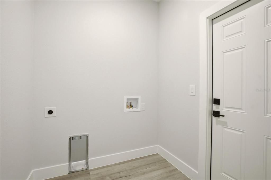 For Sale: $329,900 (3 beds, 2 baths, 1488 Square Feet)