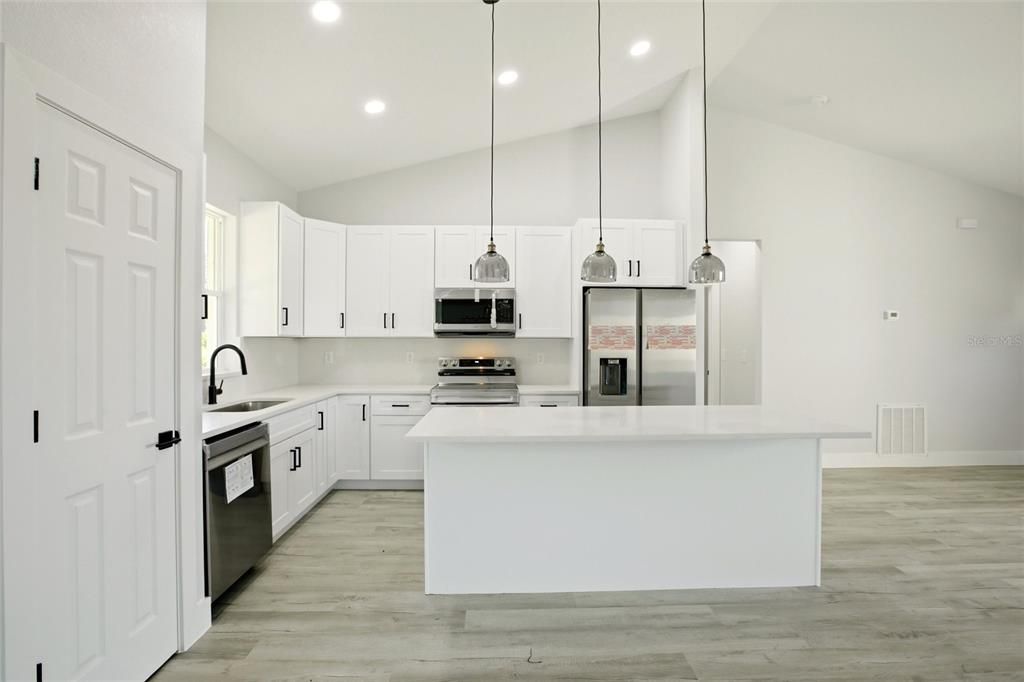 For Sale: $329,900 (3 beds, 2 baths, 1488 Square Feet)