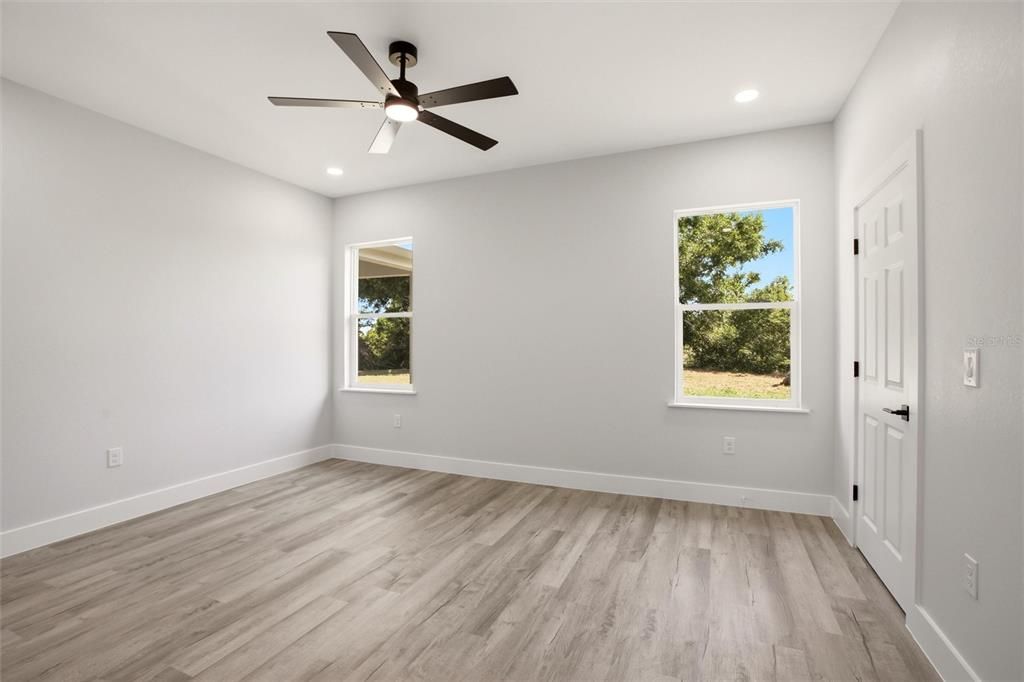 For Sale: $329,900 (3 beds, 2 baths, 1488 Square Feet)