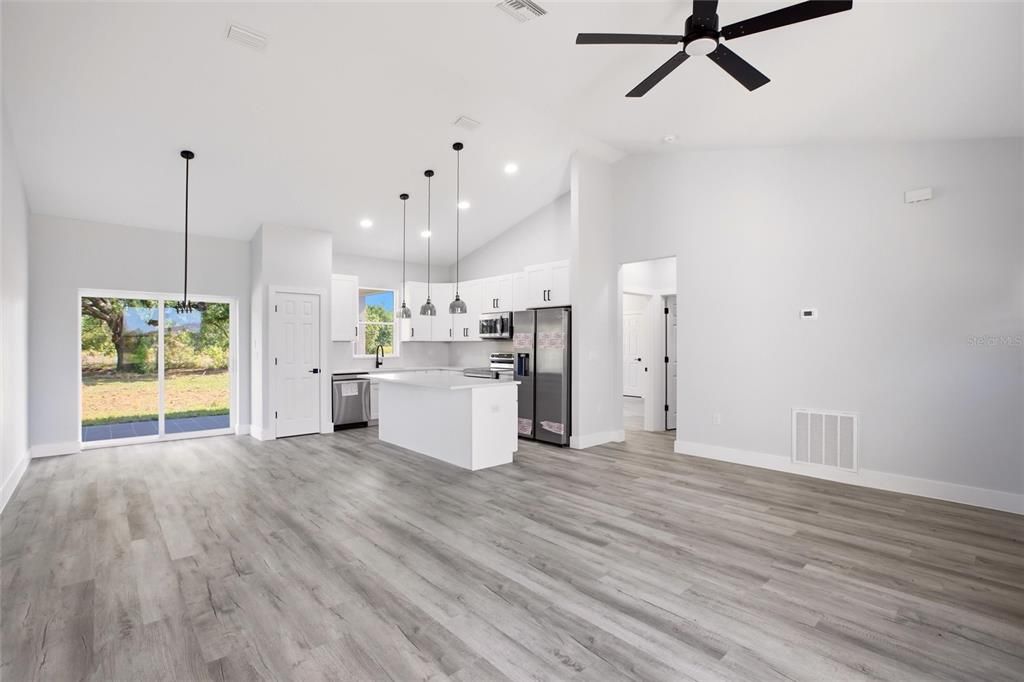 For Sale: $329,900 (3 beds, 2 baths, 1488 Square Feet)